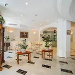 호텔 Wellness 4*