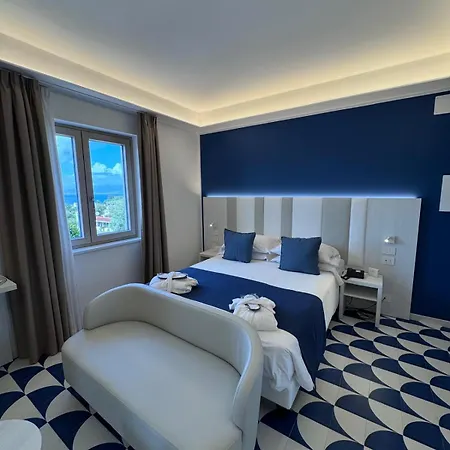 فندق سنترال 4*